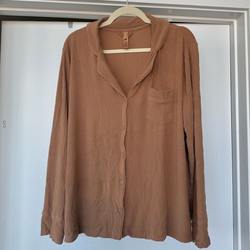 SKIMS Soft Lounge Rib Sleep Set in Camel - Size M - Picture 4 of 6